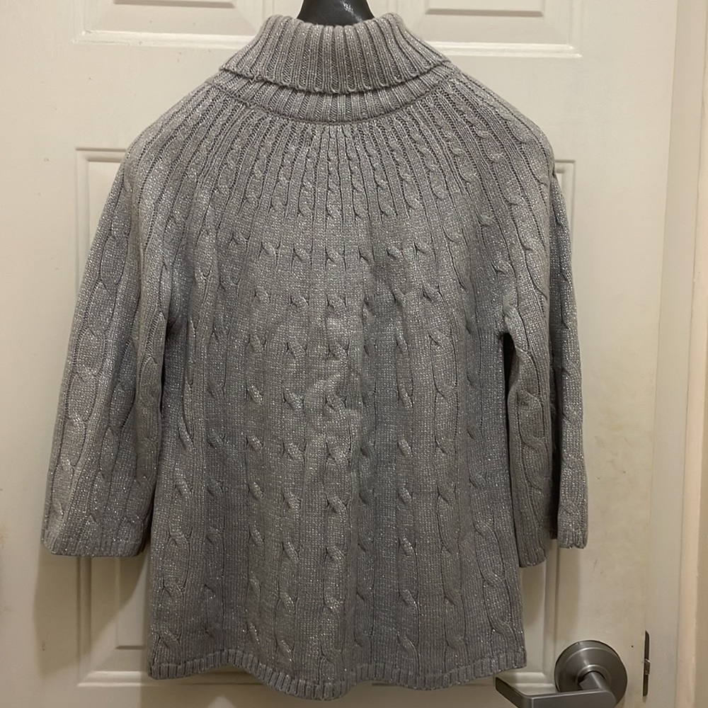 ALFANI,NWOTWomen’s sparkly silver 3/4 sleeve comfy sweater. Pit to pit 46”.